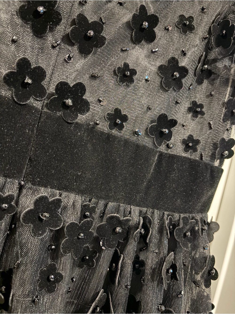 NWT: Mac Duggal Flare Sleeve Floral Appliqués Midi Dress 67854-Black, Size 10 - Picture 8 of 15
